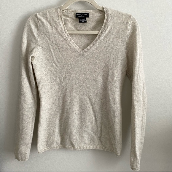 LORD & Taylor V-Neck 100% Cashmere Sweater Size XS/S - Picture 1 of 9